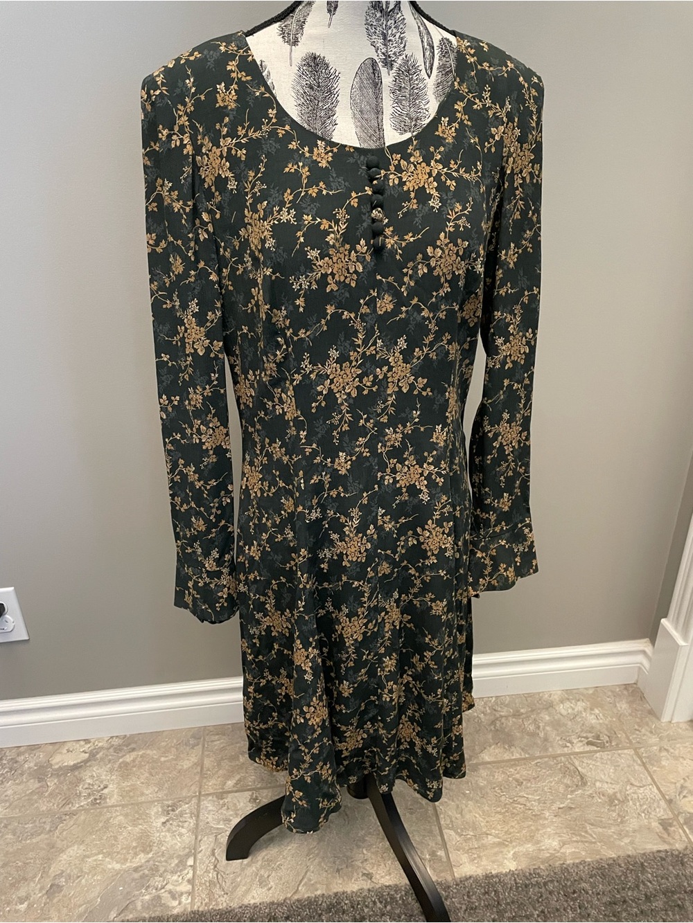 Liz Claiborne Black Floral Long Sleeve Dress with Gold Print